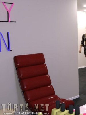 Szépségszalon 5. rész - Erotikus képregény - 2. oldal Szépségszalon 5. rész - Erotikus képregény - 2. oldal