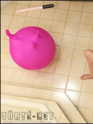 Candy a fürdőszobában - Erotikus képregény