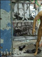 A város alatt 1. rész - Erotikus képregény - 48. oldal